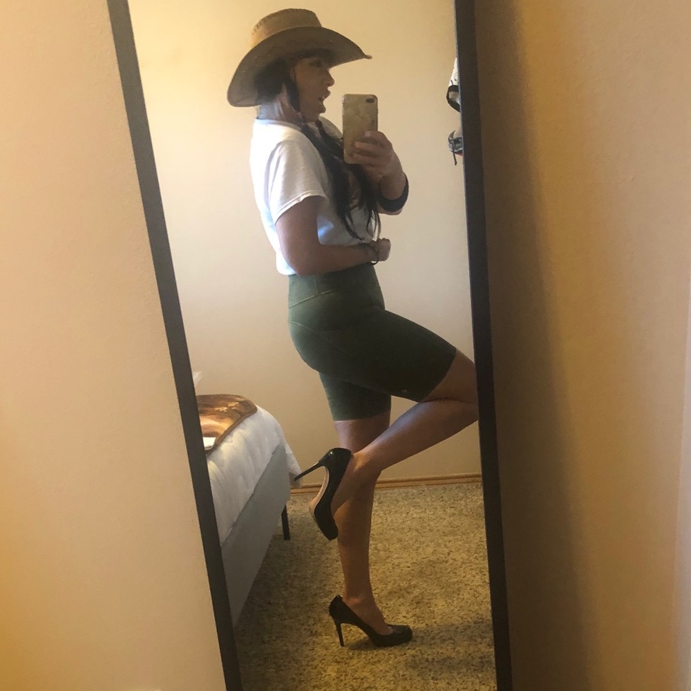 Ann Taylor black patent leather sexy heels Sz 8.5